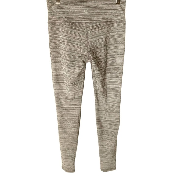 ATHLETA Jacquard Chaturanga Athletic Tight Legging Grey Style# 455973-00 - Picture 6 of 13